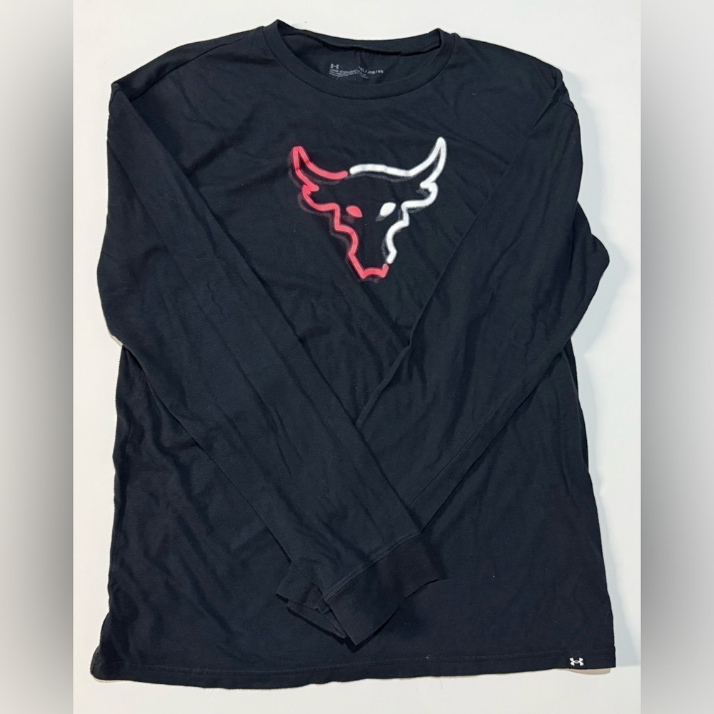 EUC Boys Under Armour Loose Fit Long Sleeve - Size YXL